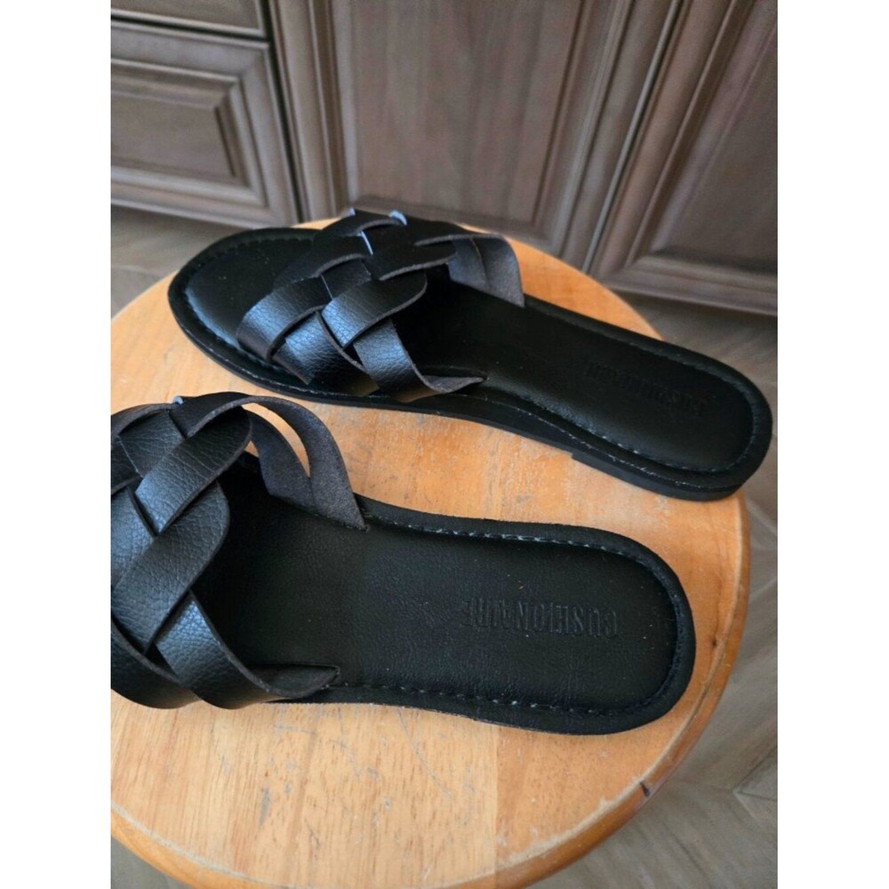 Sandals - Picture 2 of 3